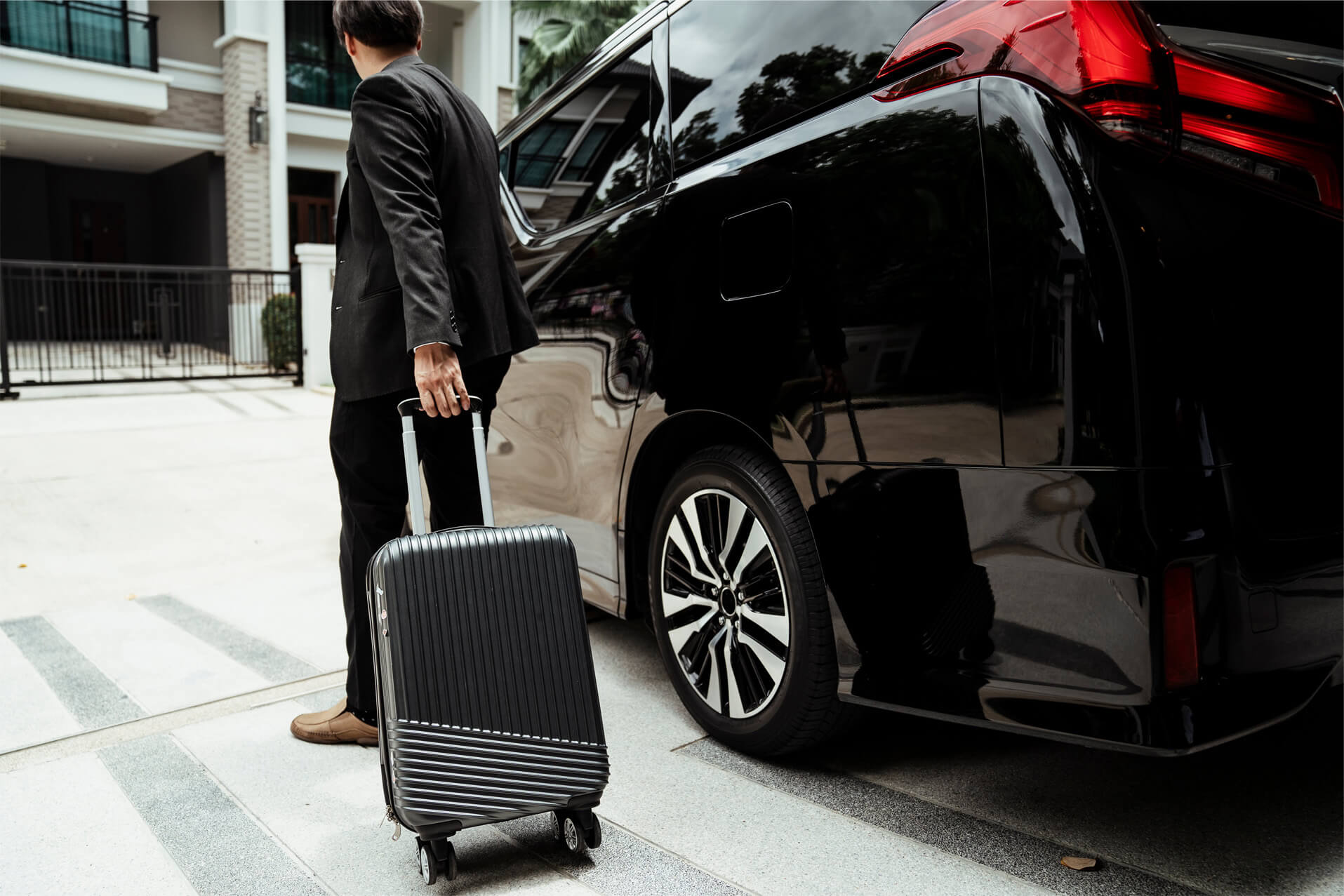 Airport Transfers & Taxi Services in Milton Keynes